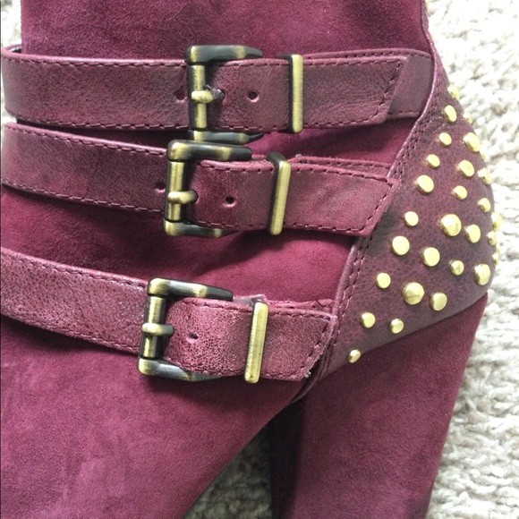 Jessica Simpson Women’s Catie Booty - Picture 9 of 16